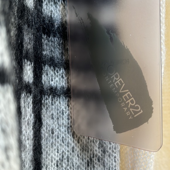 NEW Forever 21 Contemporary Plaid Sweater, size M NWT - Picture 8 of 8